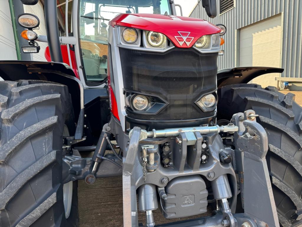Massey Ferguson 7S 210