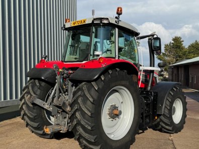 Massey Ferguson 7S 210