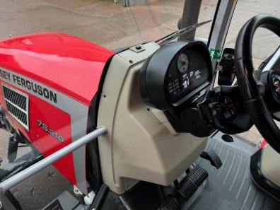 Massey Ferguson 7S 210