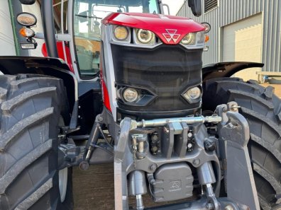 Massey Ferguson 7S 210