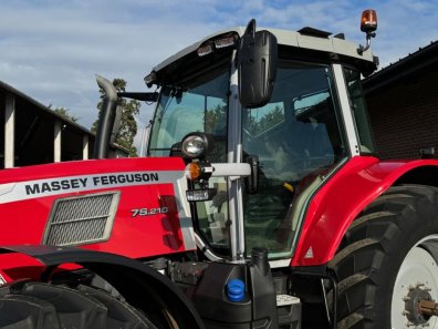 Massey Ferguson 7S 210