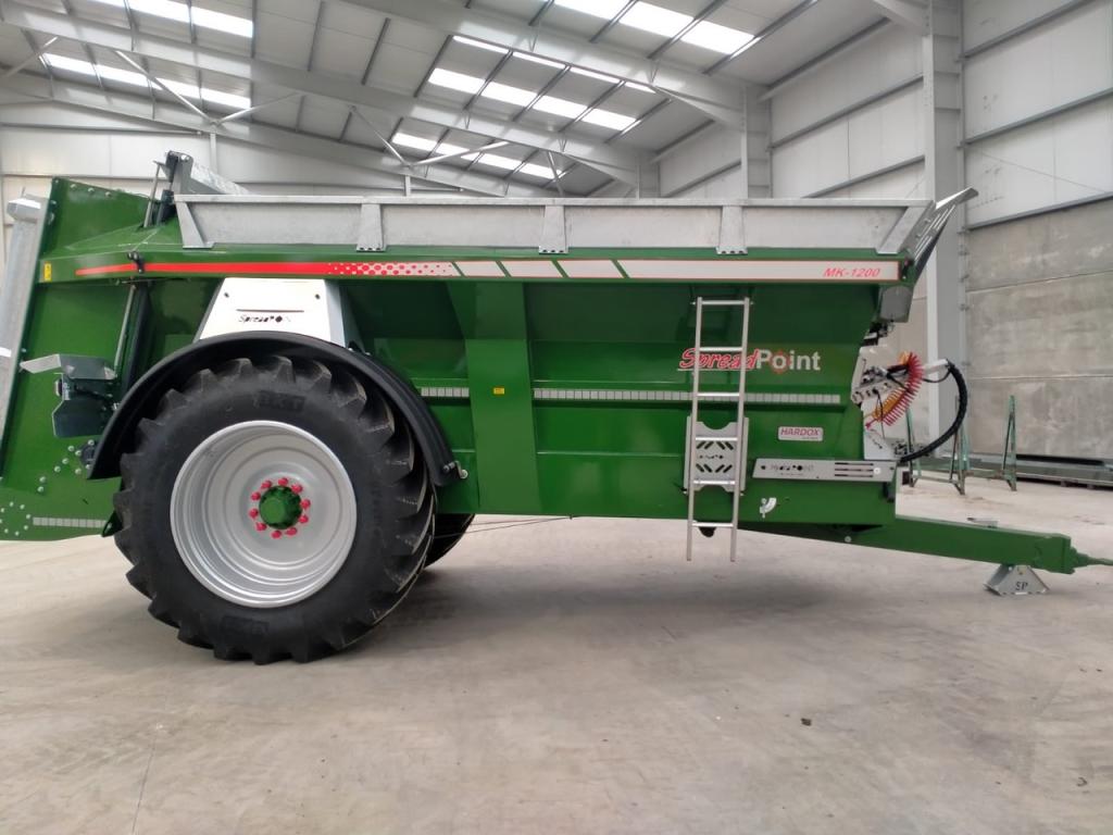 SpreadPoint MK-1200 rear discharged manure spreader