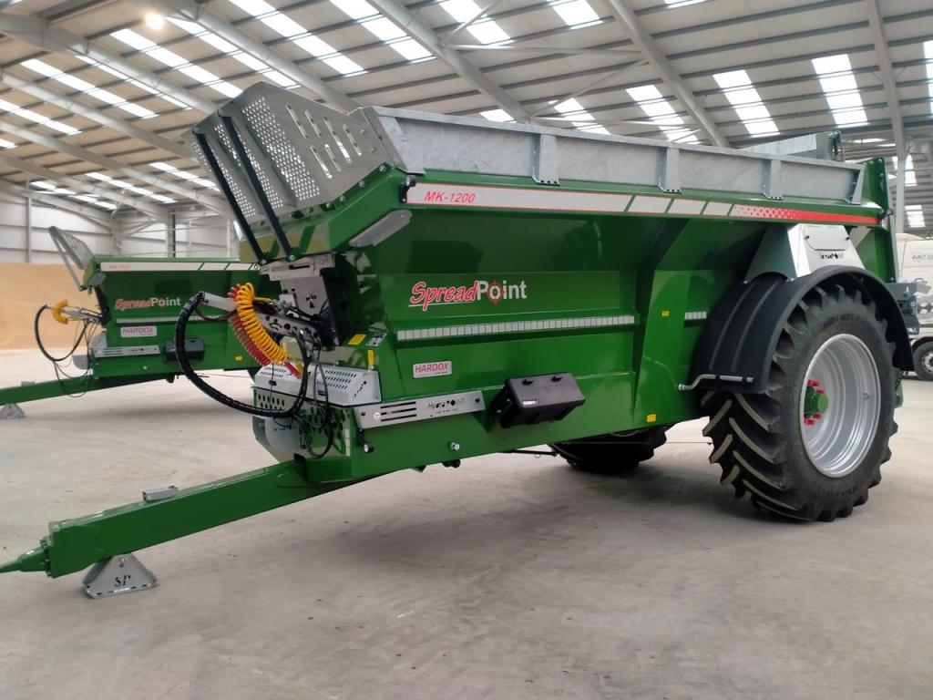 SpreadPoint MK-1200 rear discharged manure spreader