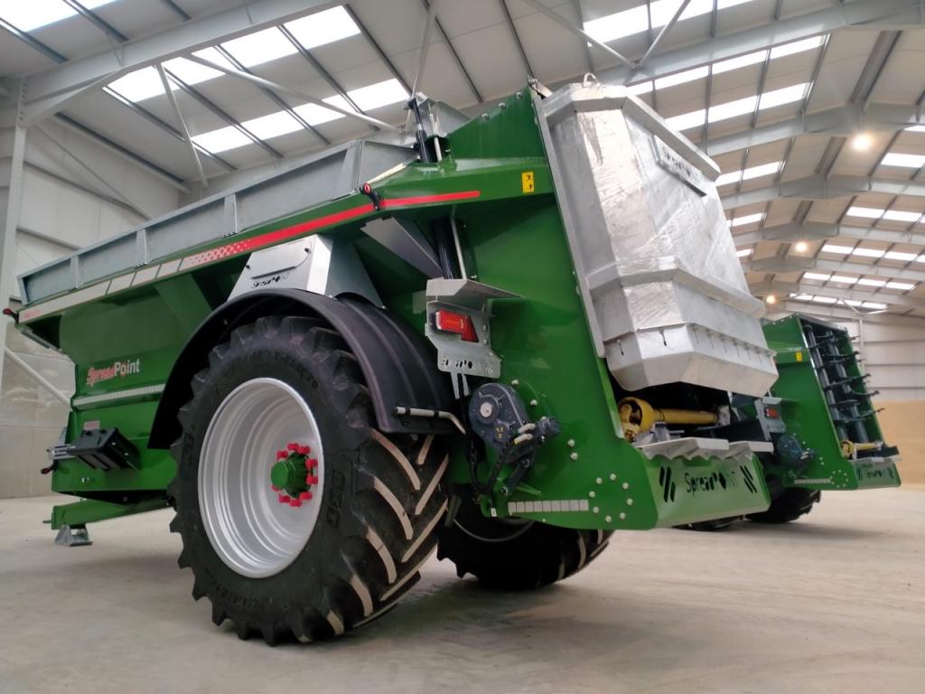 SpreadPoint MK-1200 rear discharged manure spreader