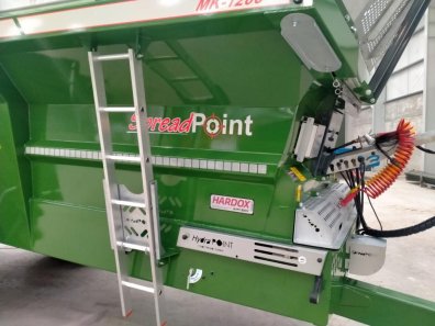 SpreadPoint MK-1200 rear discharged manure spreader