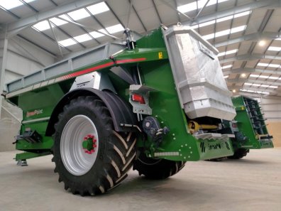SpreadPoint MK-1200 rear discharged manure spreader