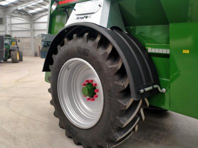 SpreadPoint MK-1200 rear discharged manure spreader