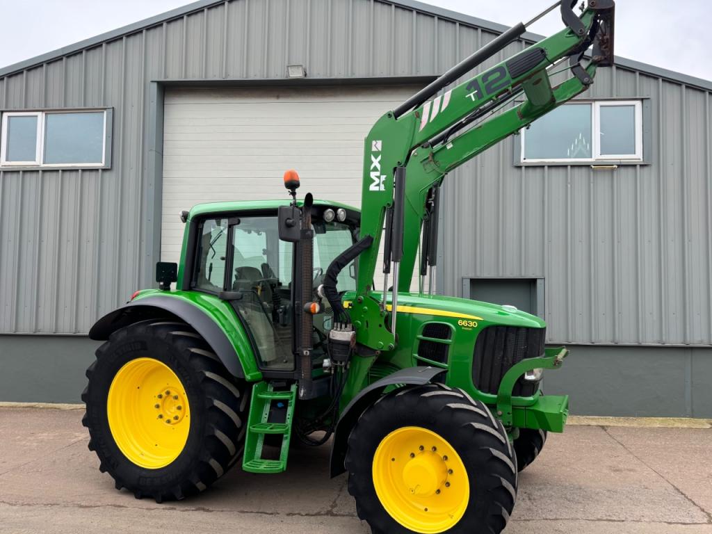 John Deere 6630