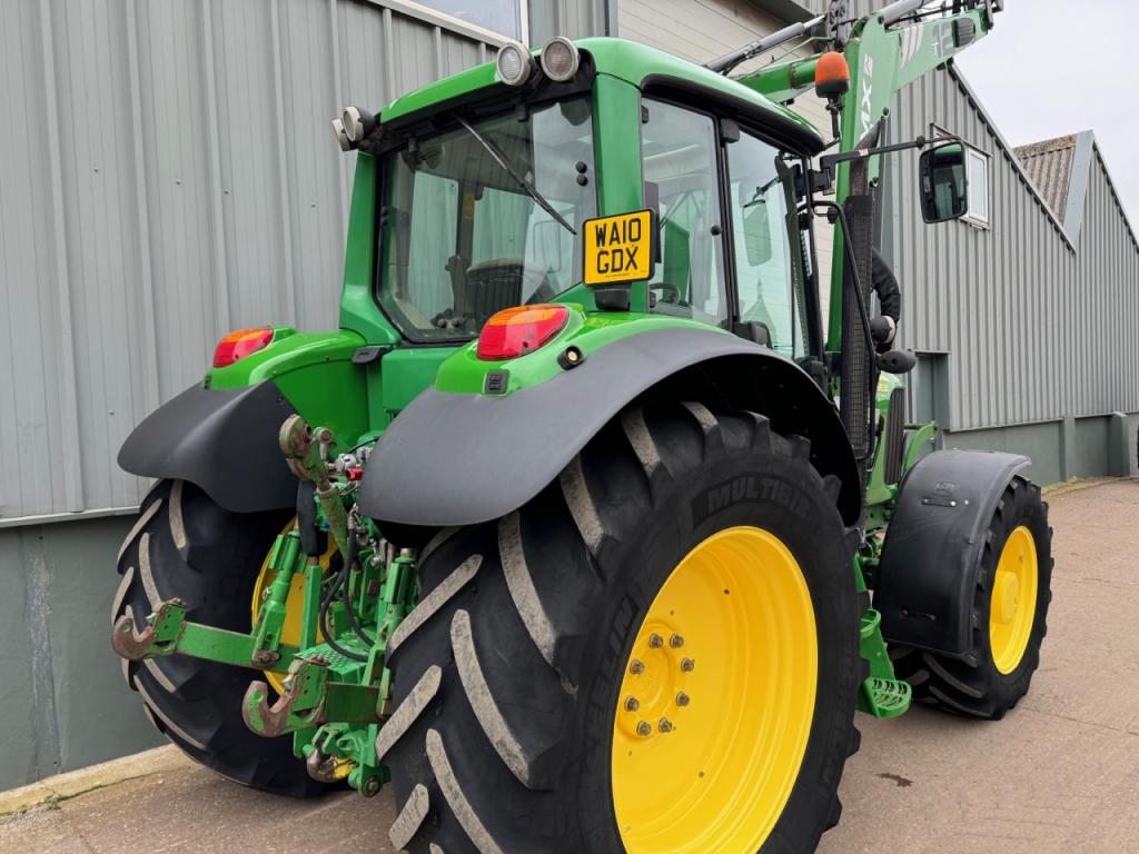 John Deere 6630