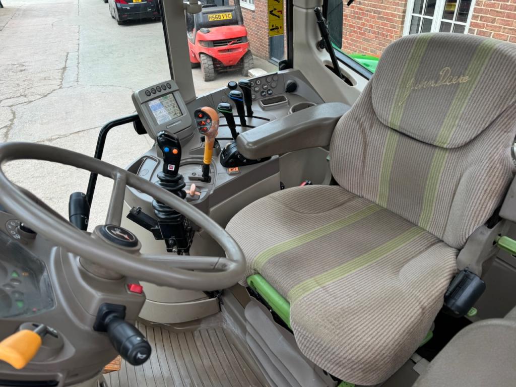 John Deere 6630