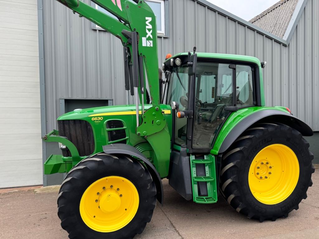 John Deere 6630