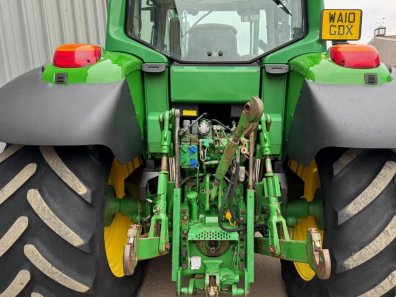 John Deere 6630