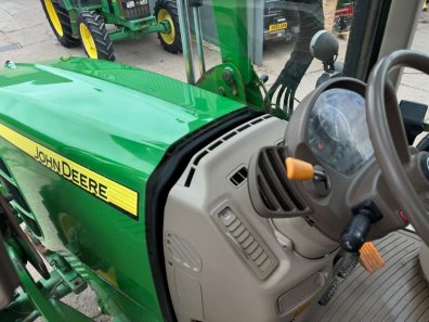 John Deere 6630