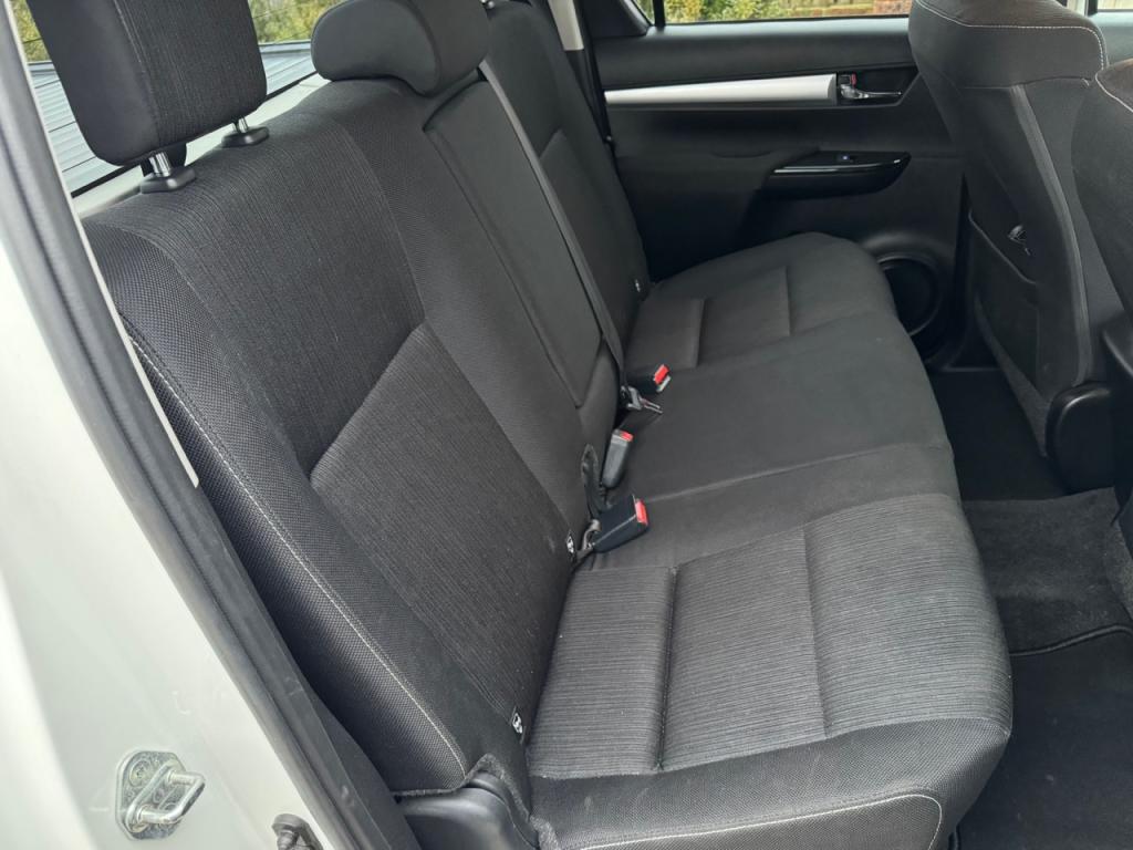Toyota Invincible 2.4 diesel