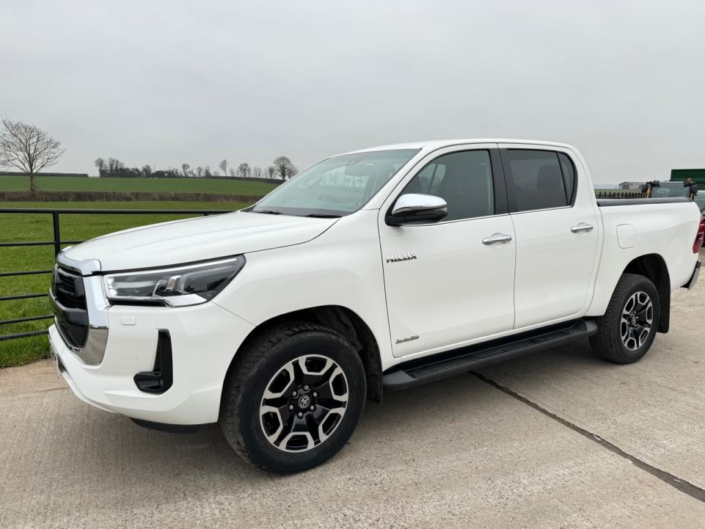 Toyota Invincible 2.4 diesel