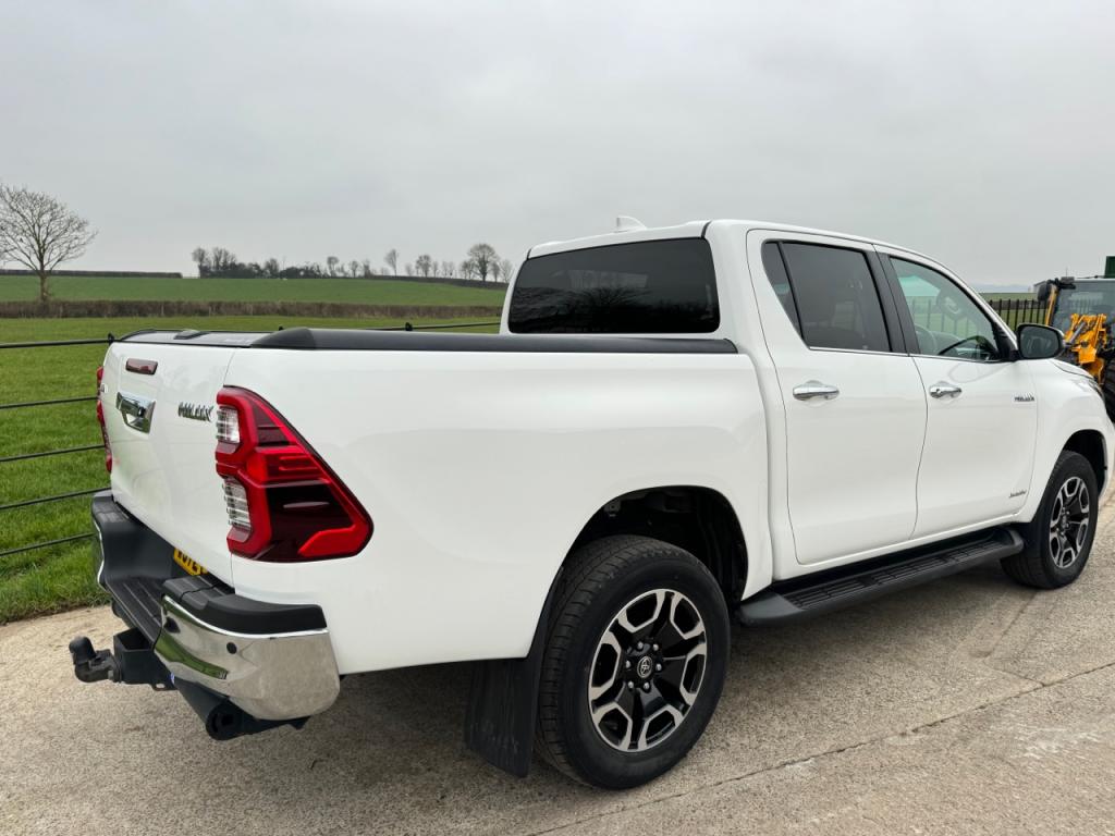 Toyota Invincible 2.4 diesel