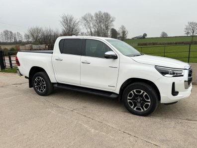 Toyota Invincible 2.4 diesel