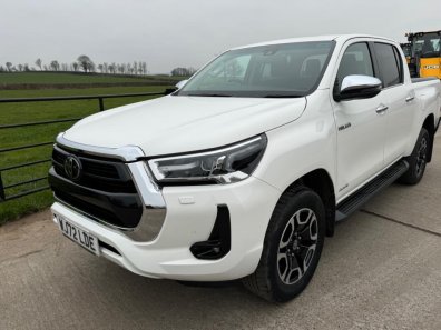 Toyota Invincible 2.4 diesel