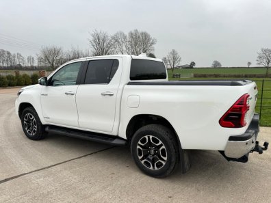 Toyota Invincible 2.4 diesel