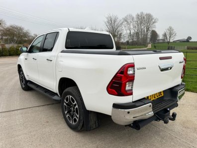 Toyota Invincible 2.4 diesel