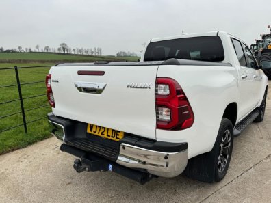 Toyota Invincible 2.4 diesel