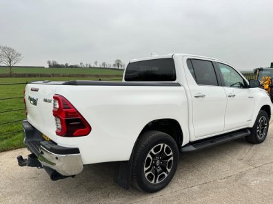 Toyota Invincible 2.4 diesel