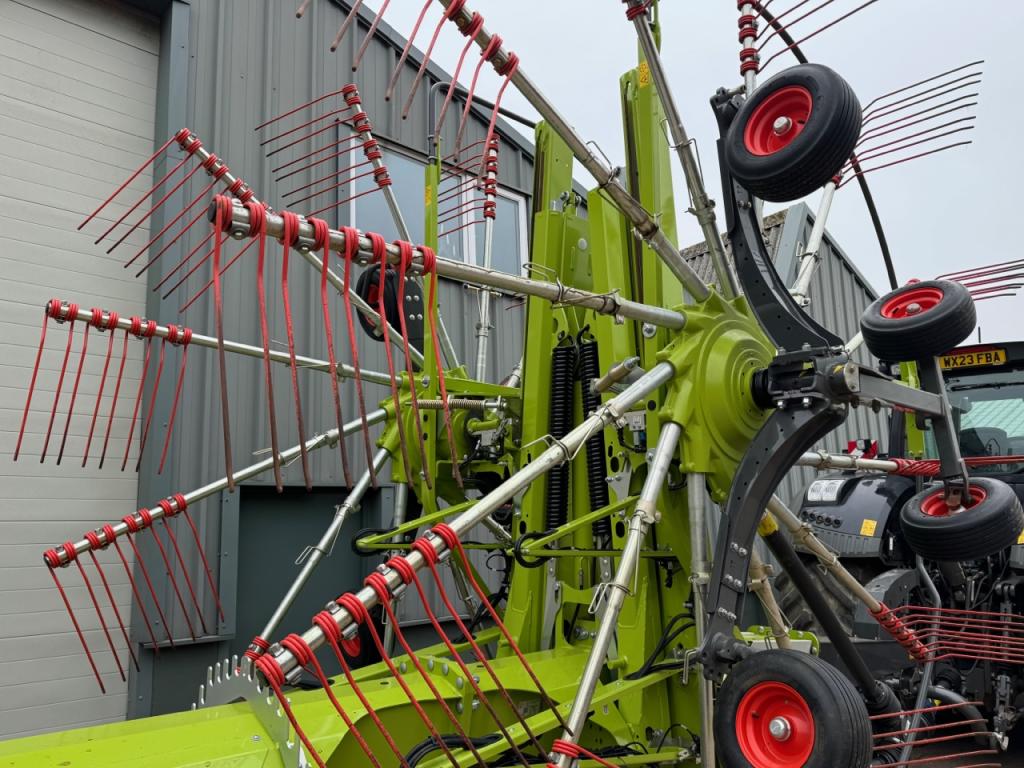 Claas Liner 4800 Business 4 rotor rake