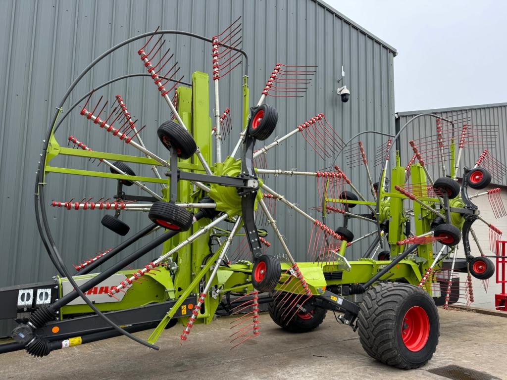 Claas Liner 4800 Business 4 rotor rake