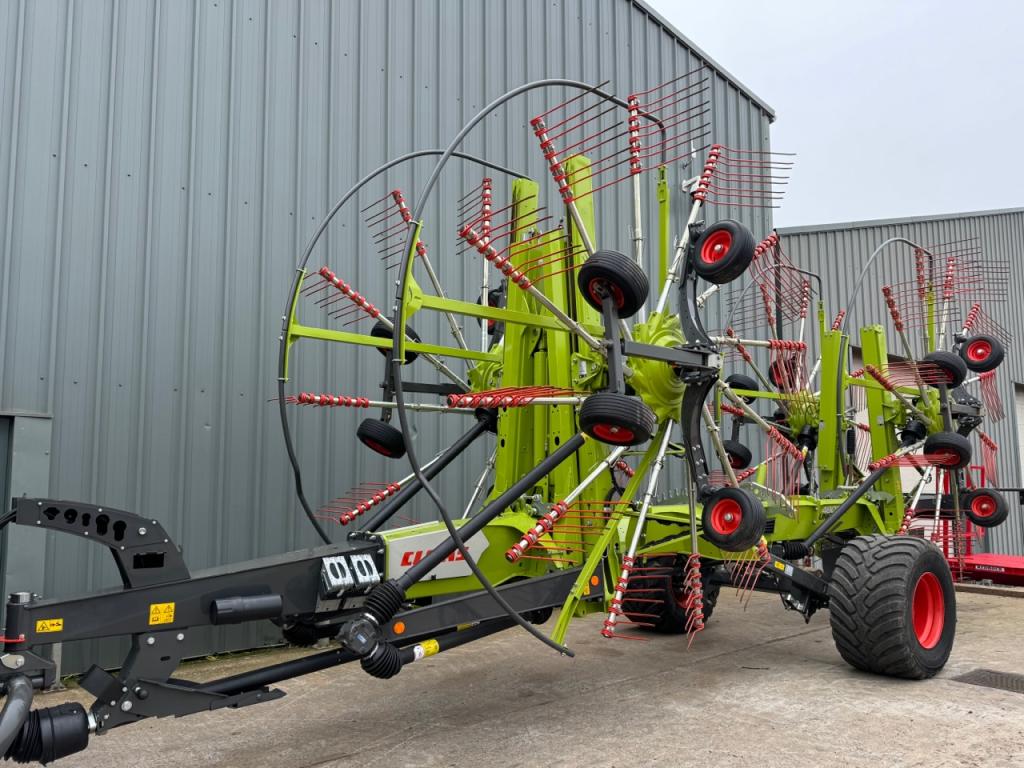 Claas Liner 4800 Business 4 rotor rake