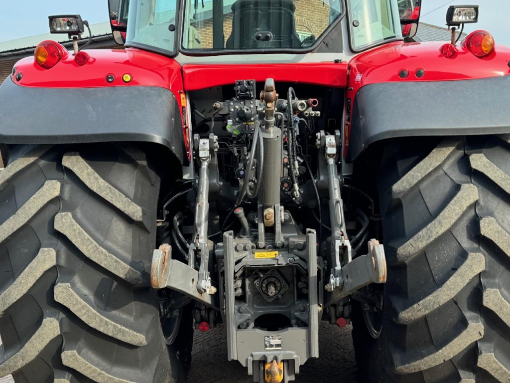 Massey Ferguson 7S 190