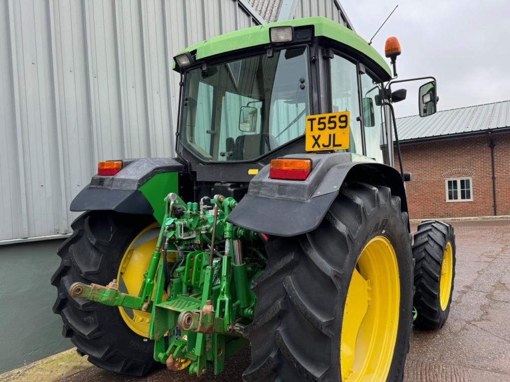 John Deere 6110 SE