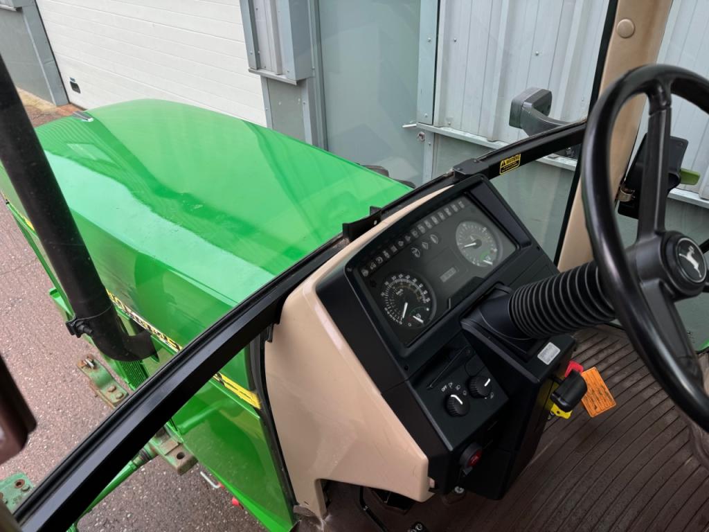 John Deere 6110 SE