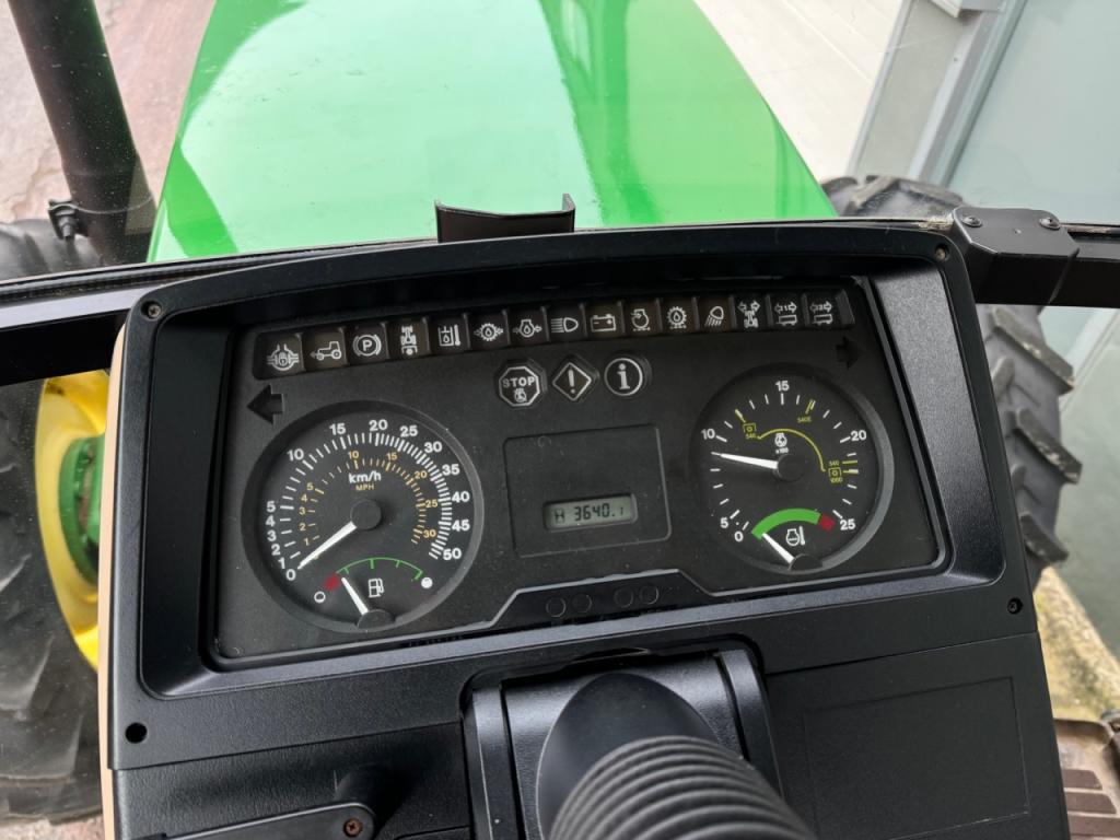 John Deere 6110 SE