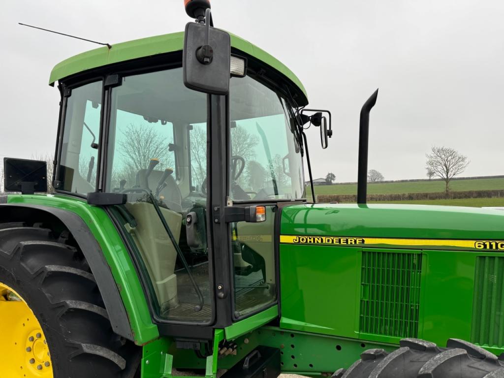 John Deere 6110 SE
