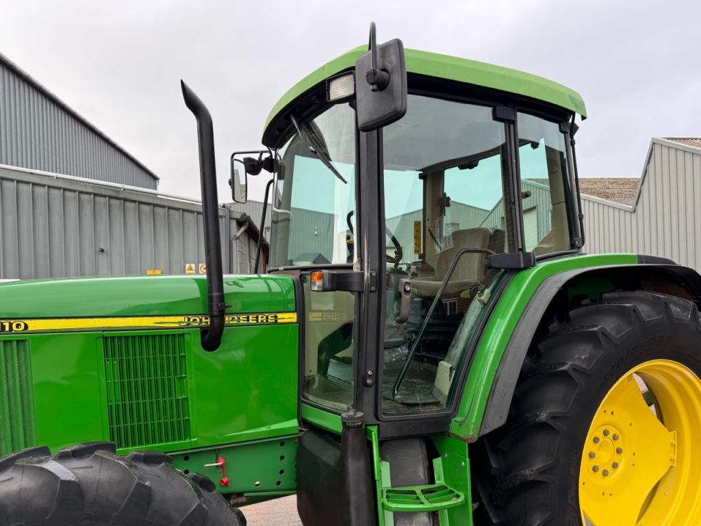 John Deere 6110 SE