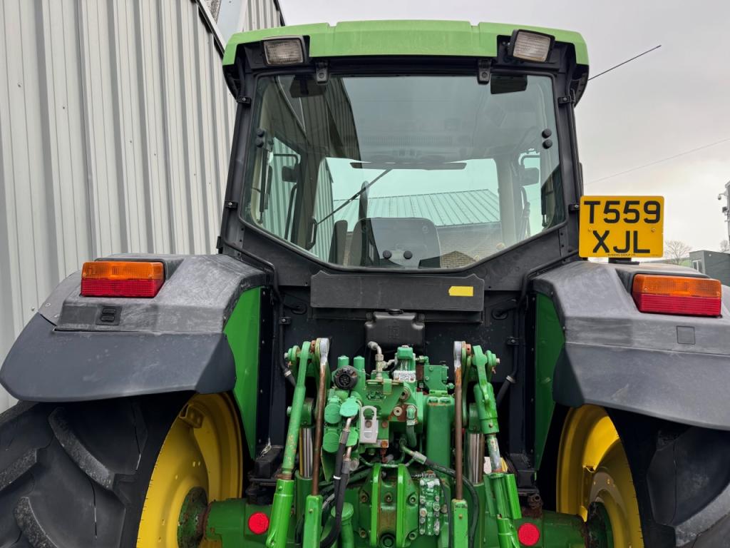 John Deere 6110 SE
