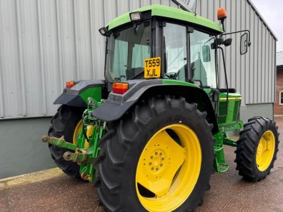 John Deere 6110 SE