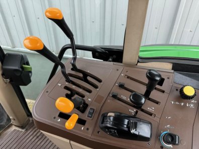 John Deere 6110 SE