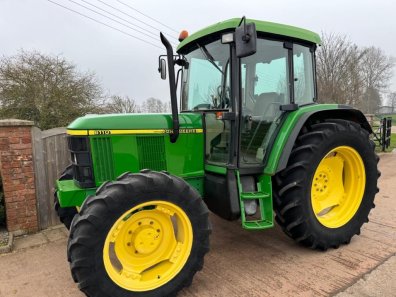 John Deere 6110 SE