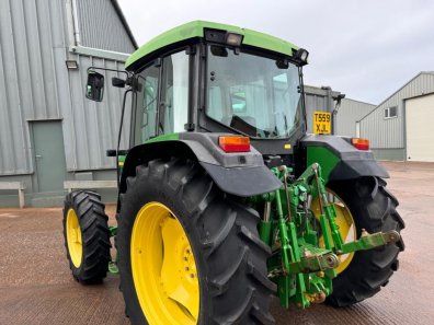 John Deere 6110 SE