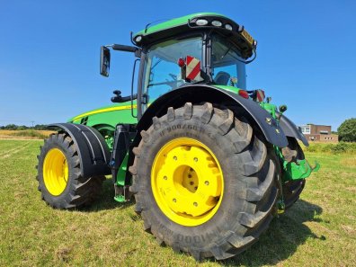 John Deere 8370R