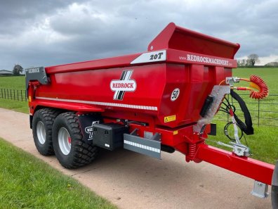 Redrock 20 ton half pipe dump trailer