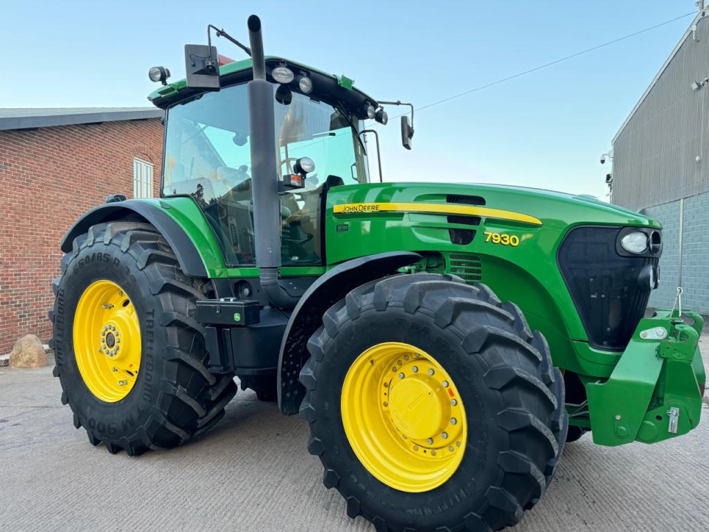 John Deere 7930