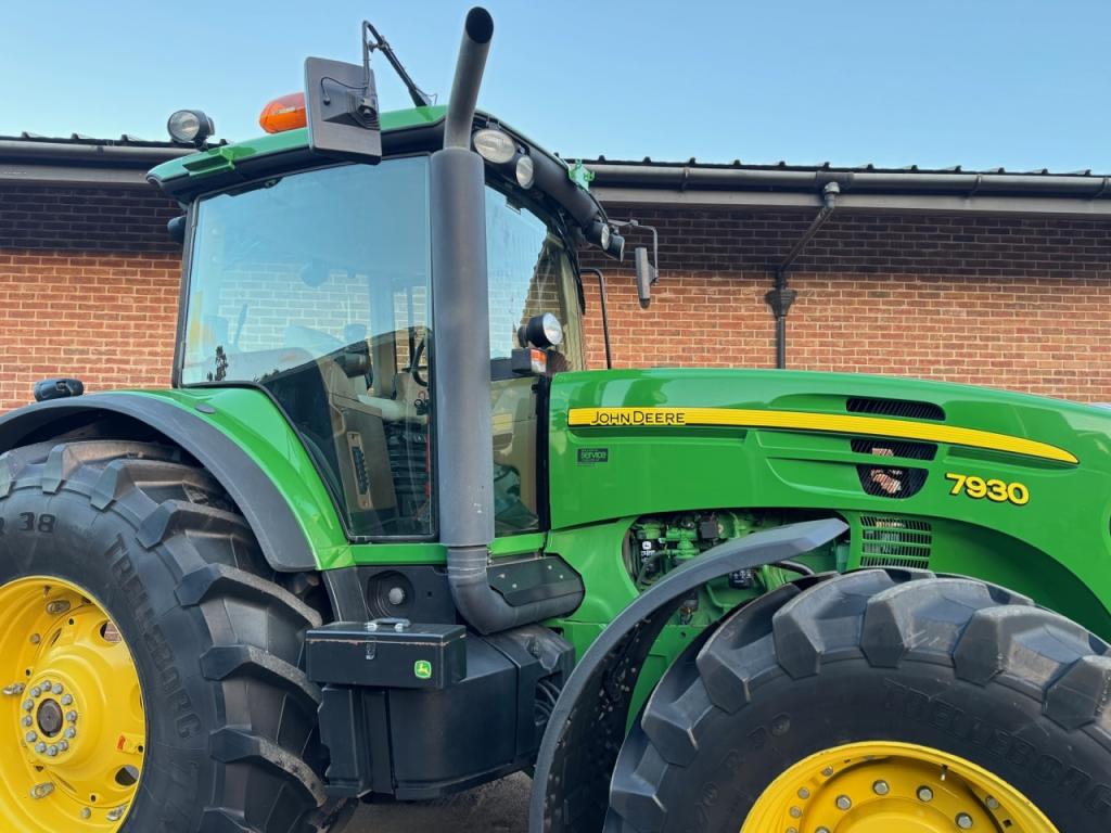 John Deere 7930
