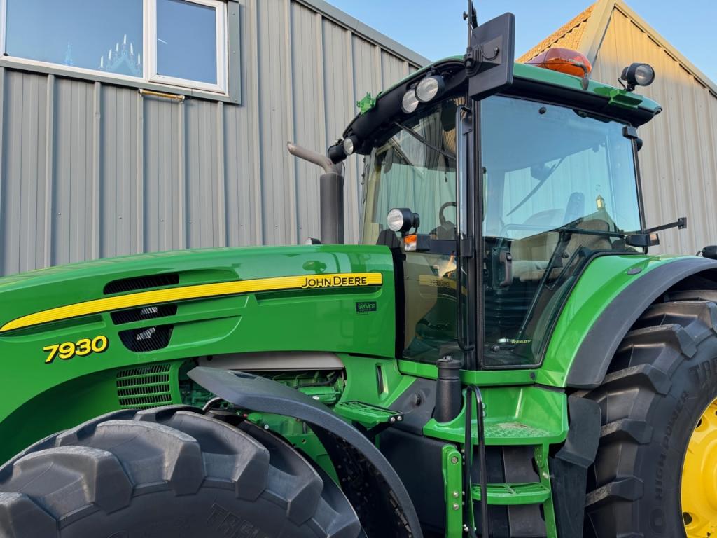 John Deere 7930