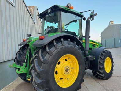 John Deere 7930