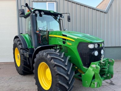 John Deere 7930