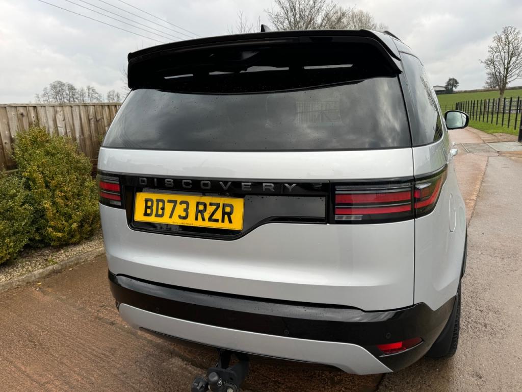 Land Rover Discovery HSE R-Dynamic D300 Diesel commercial