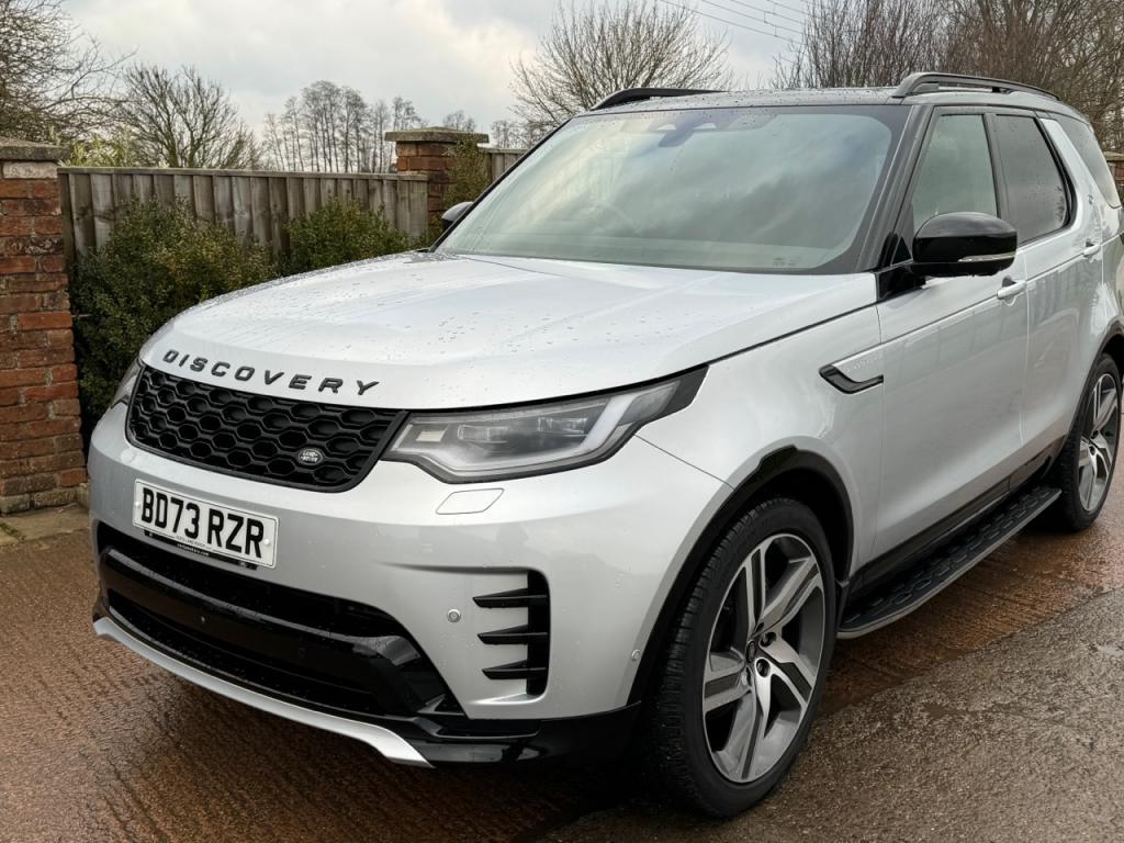 Land Rover Discovery HSE R-Dynamic D300 Diesel commercial