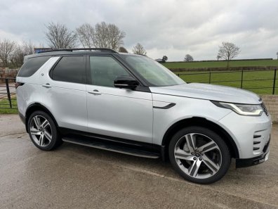 Land Rover Discovery HSE R-Dynamic D300 Diesel commercial